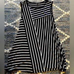 Cable & Gauge Size M Navy/Gray Striped Tunic Top